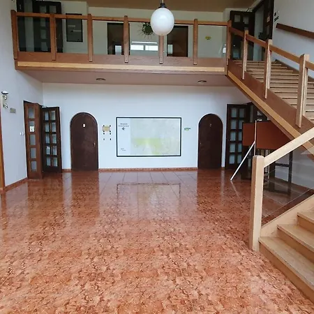 Holenský Dvůr *